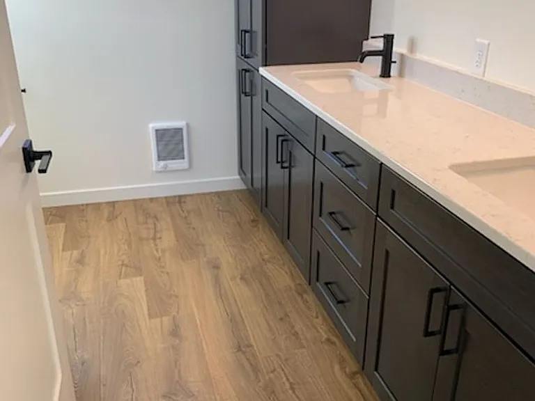 2218 N Chaffee St — Photo 17
