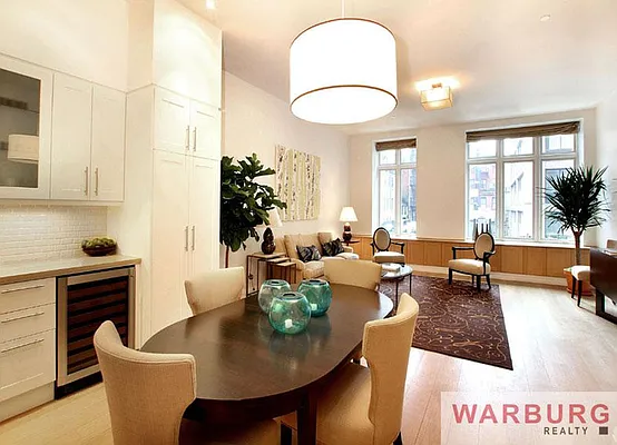 Sold by Warburg | media 9