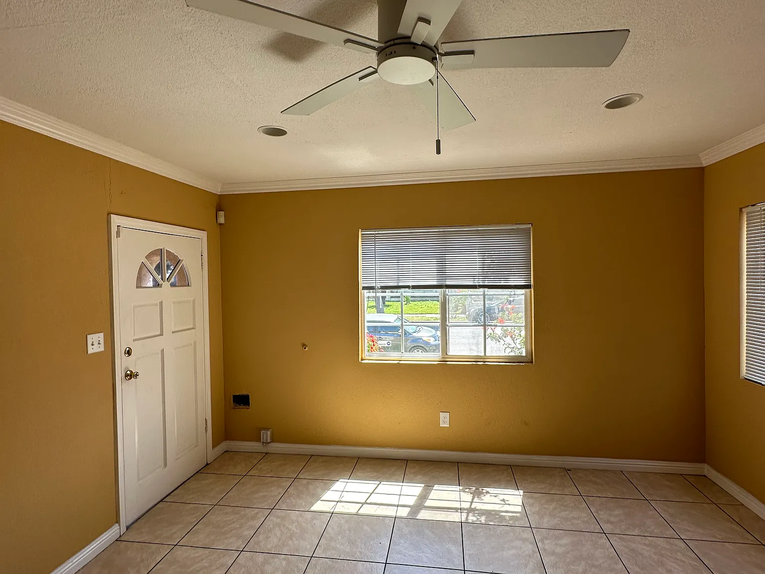 2 bed, 750 sqft, $2,700 — Photo 3