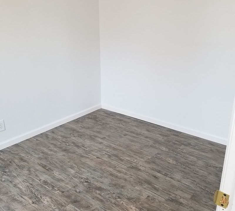 2nd image of 2726 Decatur Ave APT 20