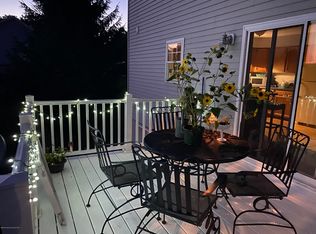 979 S Waterford Rd, Dalton, PA 18414