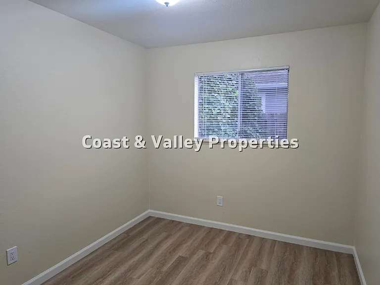 315 Ellis St — Photo 5