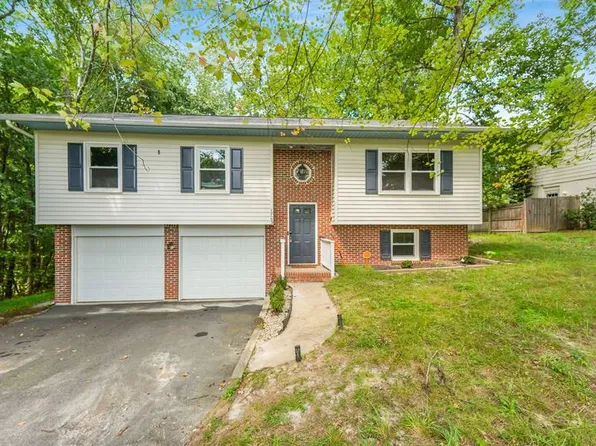 1703 Sherwood Dr, Fredericksburg, VA 22405