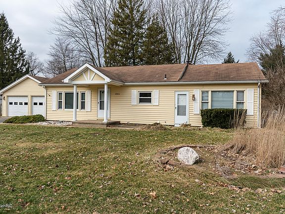 2nd image of 6904 Oakland Dr