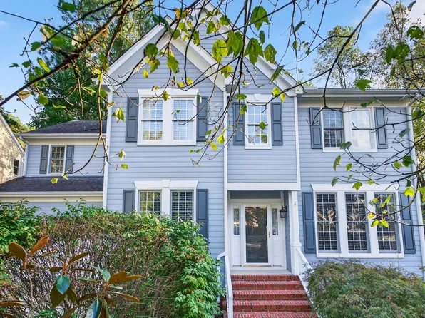 105 Point Harbor Dr, Cary, NC 27519