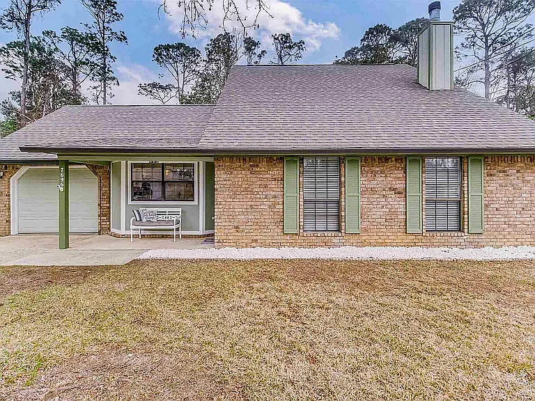 7696 Old Hickory Dr — Photo 1