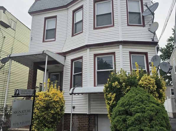 22 Melville Pl Floor 1, Irvington, NJ 07111