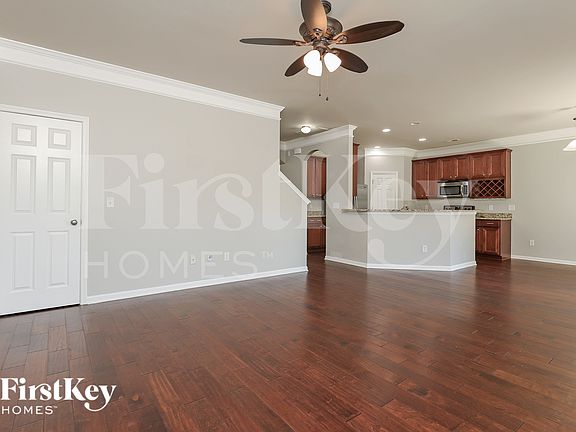 4th image of 370 Sanctuary Park Dr