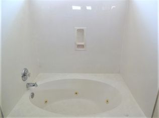 308 Country Estates Dr, Hutto, TX 78634