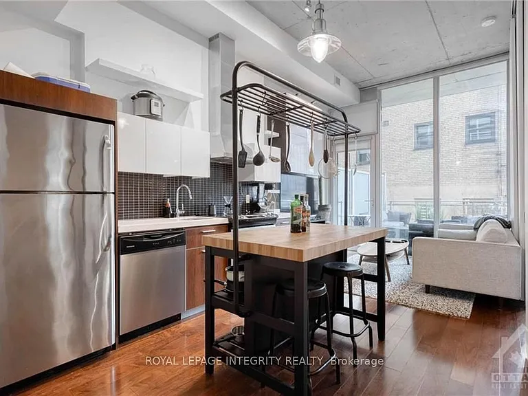 340 McLeod St #113 — Photo 7