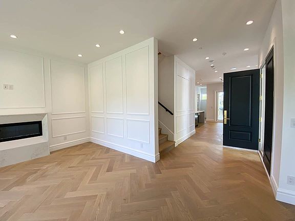 3rd image of 1368 W 43rd Ave