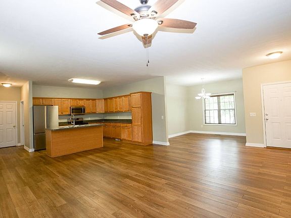 2nd image of 110 Willow Creek Ln