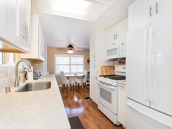 5th image of 1145 E Barham Dr Spc 124