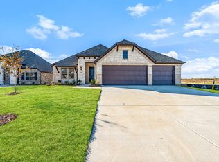 520 Cristo Range Dr, Greenville, TX 75402