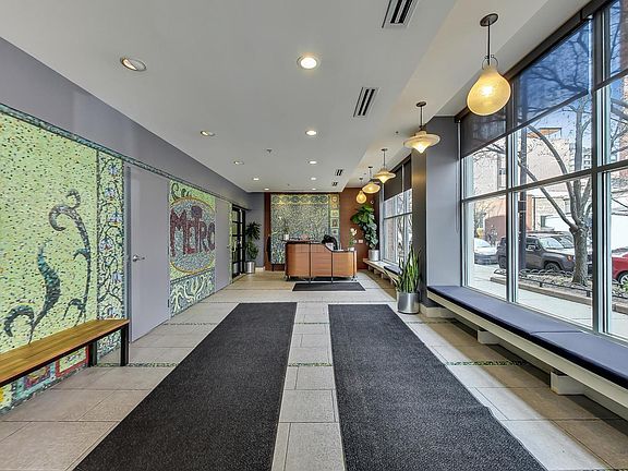 4th image of 1200 W Monroe St APT 612