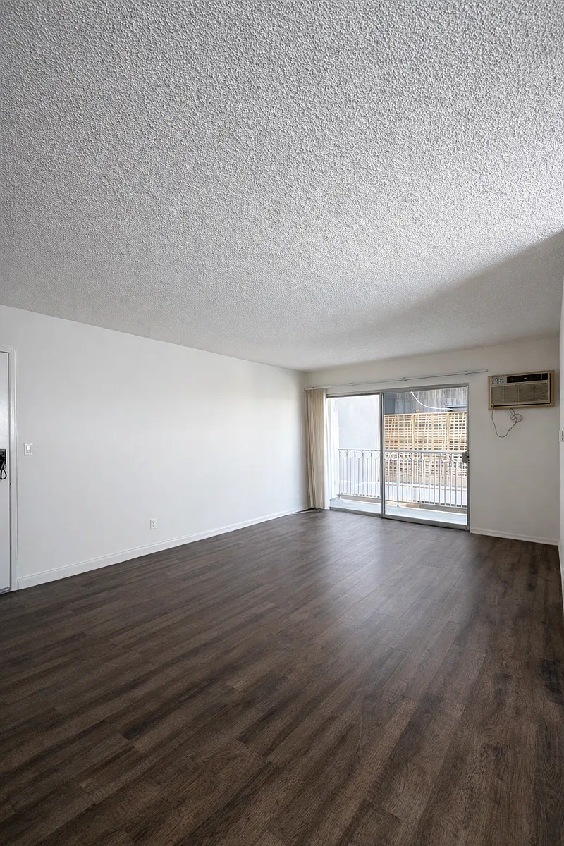Building Photo - 1027 N Ogden Dr #10