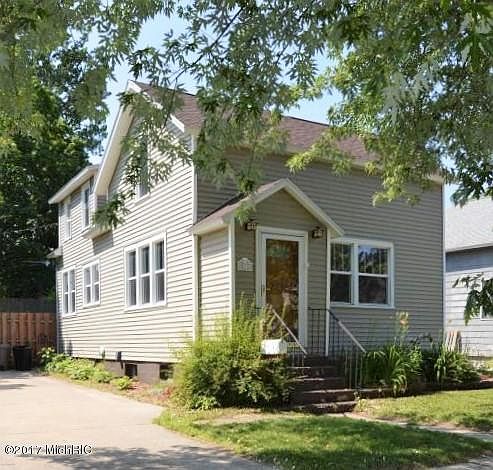 1st image of 812 E Foster St