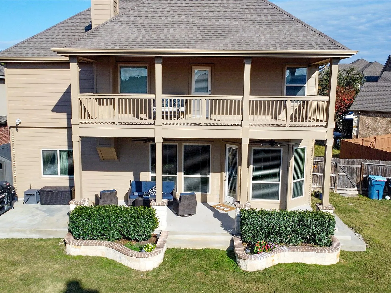 5 bed, 4.5 bath, 3160 sqft, $2,800 — Photo 3
