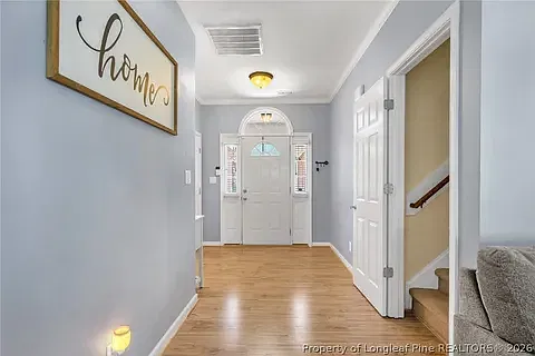 3 bed, 2021 sqft, $2,400 — Photo 2