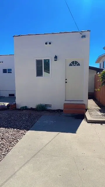 1 bed, 1.0 bath, 500 sqft, $2,000 — Photo 1