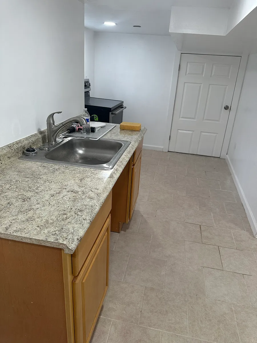 Building Photo - 74 Chestnut Ave #1