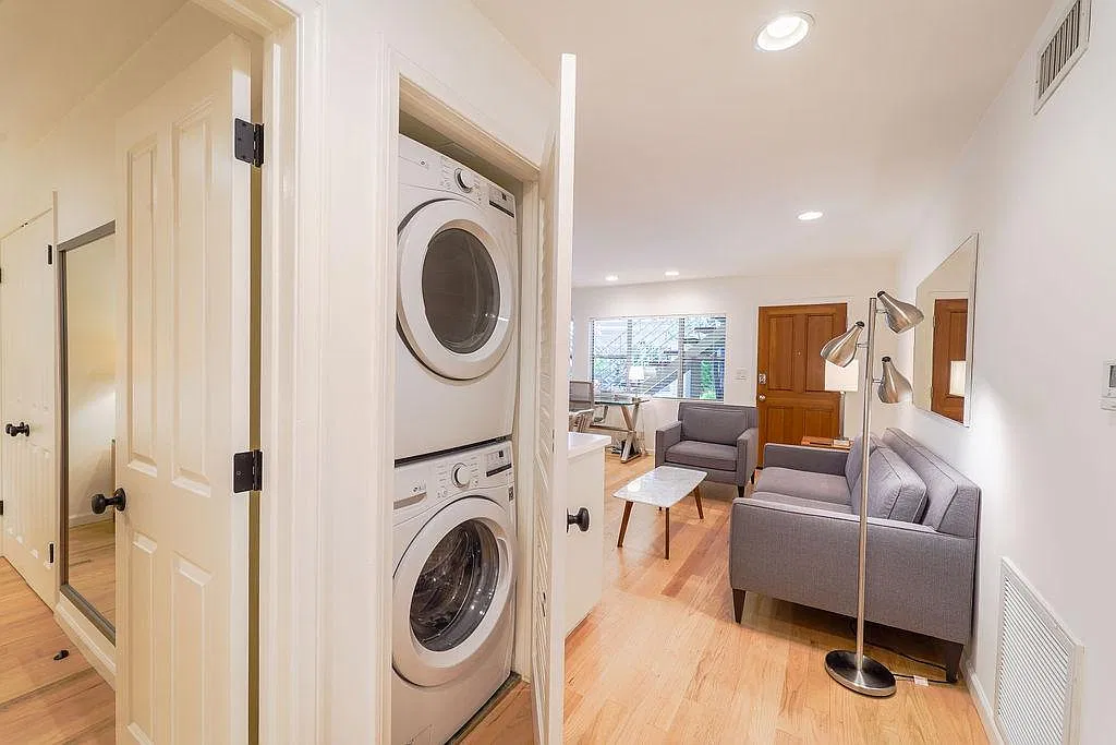 1 bed, 670 sqft, $5,450 — Photo 2