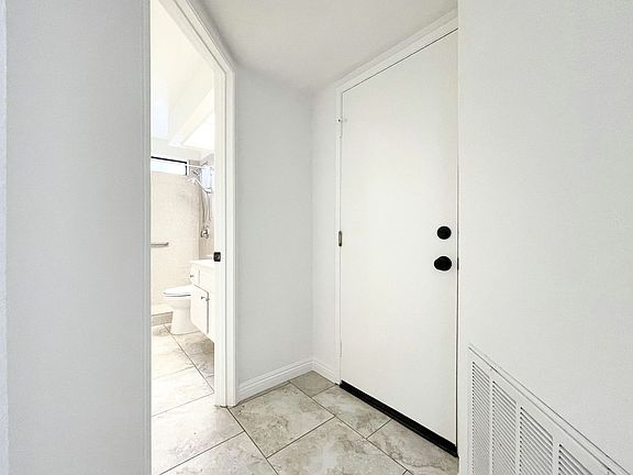 4th image of 5265 Robinwood Dr