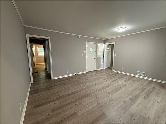 4th image of 1547 Mountain View Cir NW