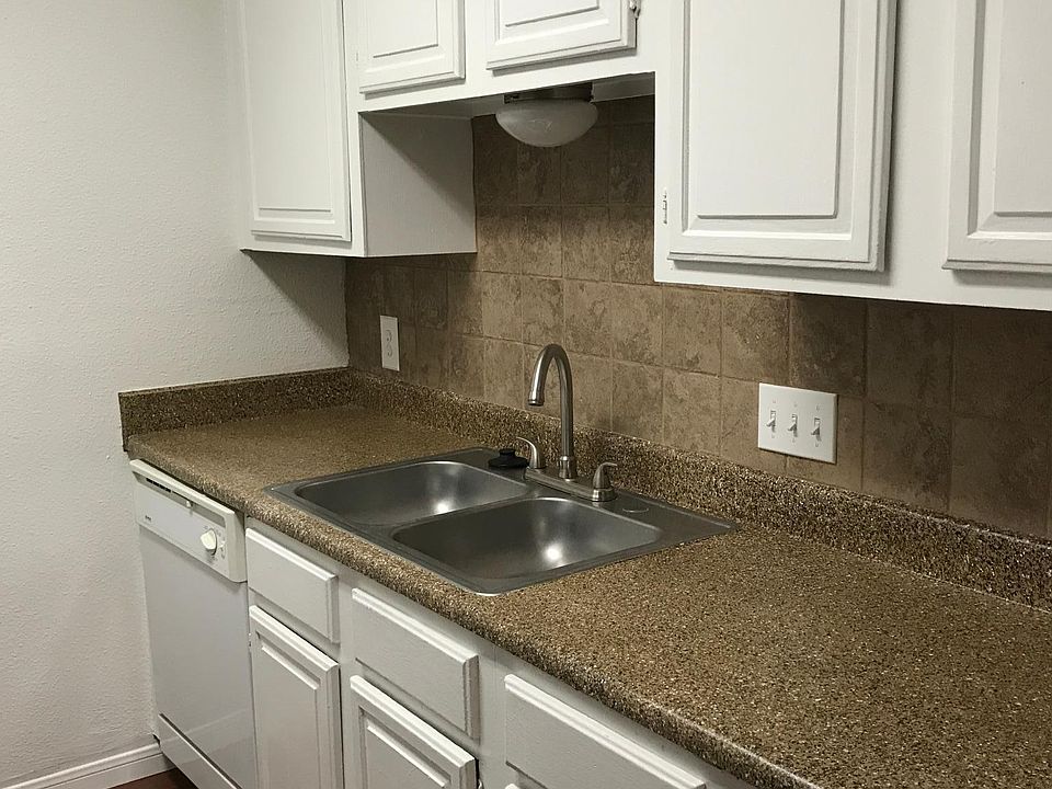 Upgraded kitchen floors, fixtures and faucets