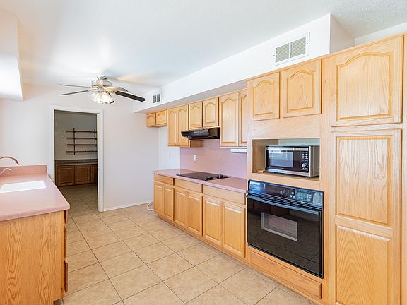 4th image of 3847 W Cochise Dr