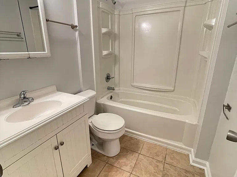 103 Sue Ann Ct #B — Photo 16