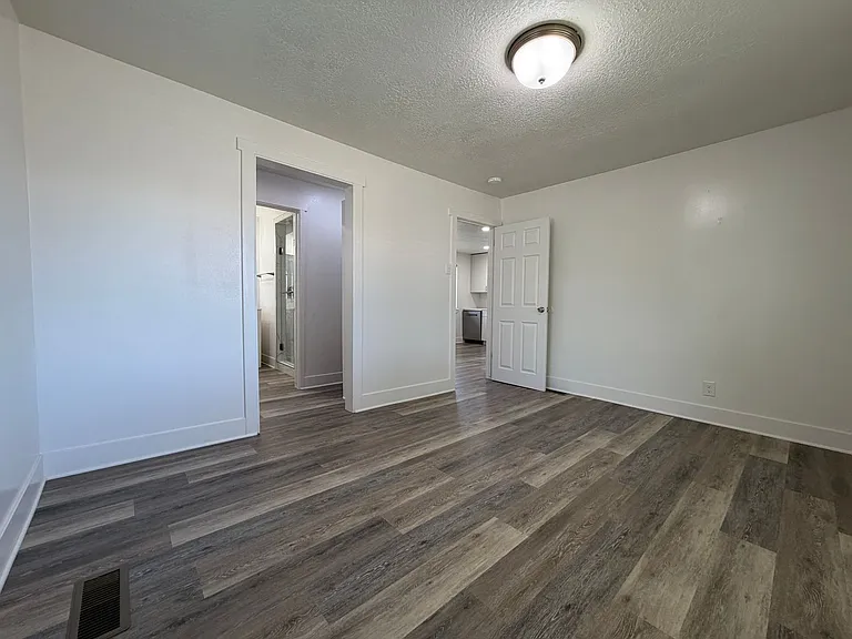 245 W 100 N — Photo 9
