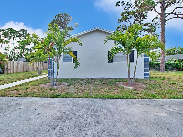 3040 Martin Ave — Photo 5