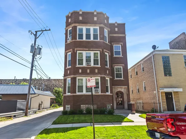 7555 N Claremont Ave, Chicago, IL 60645