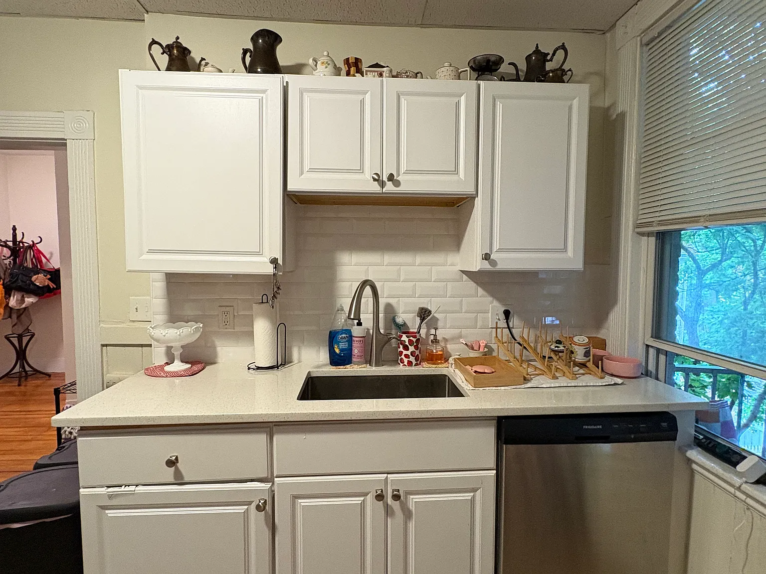3 bed, 913 sqft, $3,425 — Photo 4