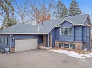 2330 Mailand Rd E, Maplewood, MN 55119