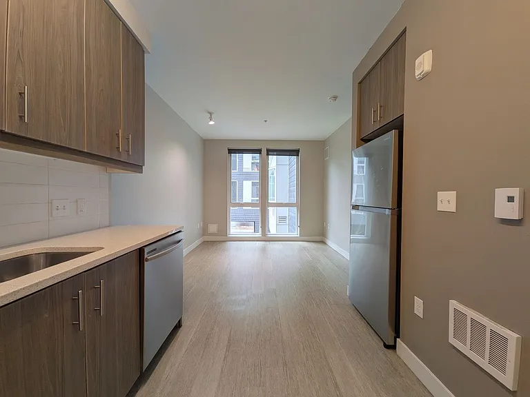 Division Terrace Apartments — Photo 55