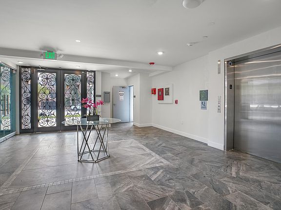 2nd image of 1832 S Barrington Ave #304