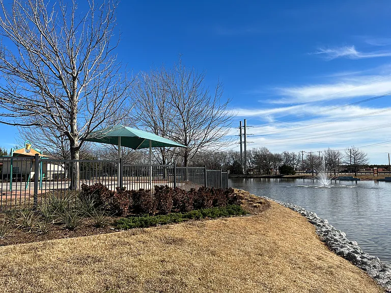 569 W Kara Dr — Photo 30