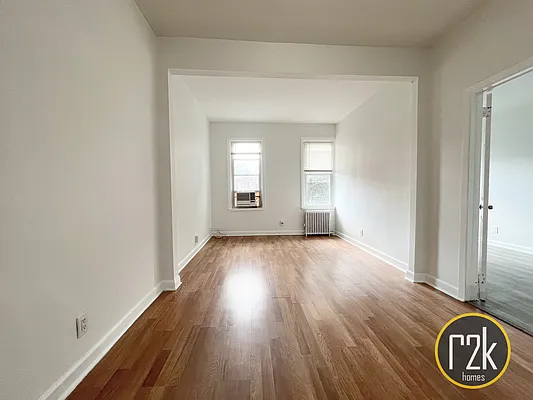 Rented by Realty 2000 Corp | media 20