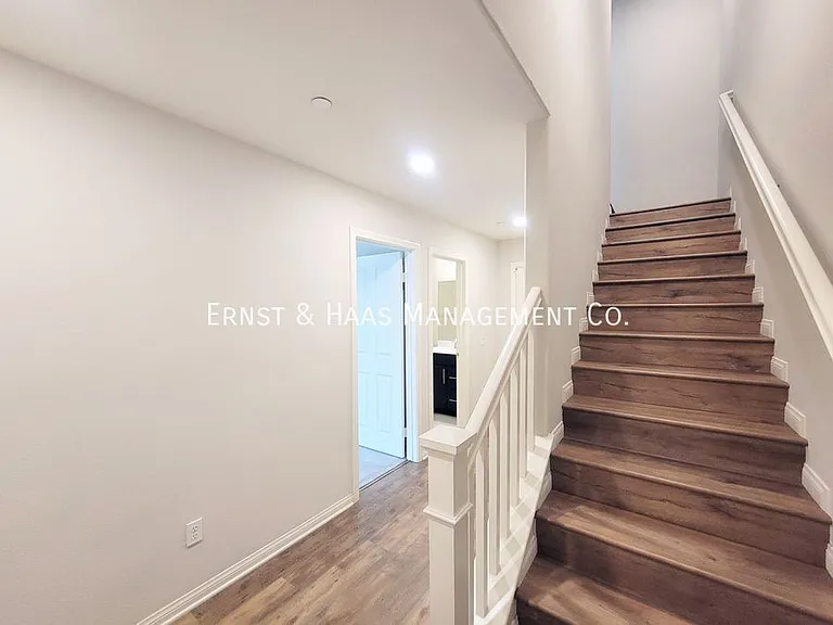 14414 Strawberry Ln #4 — Photo 8