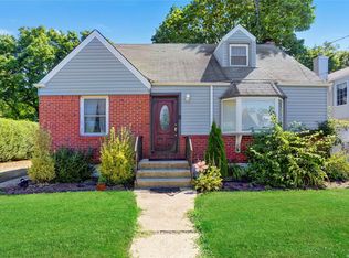 274 Rhodes Ave, Hempstead, NY 11550