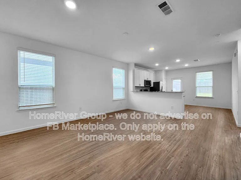 26193 Brahman Dr — Photo 2