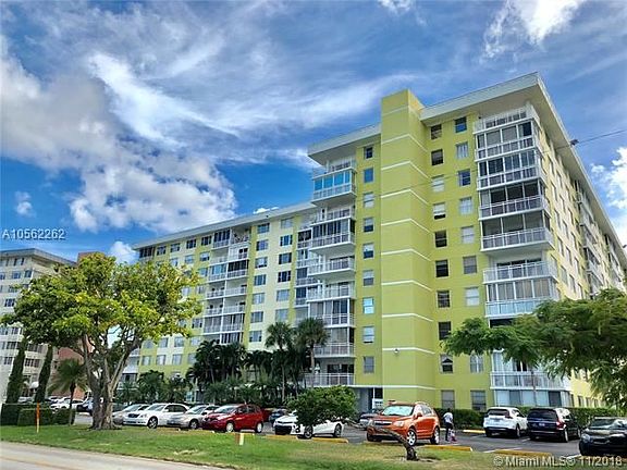 4th image of 4400 Hillcrest Dr APT 802B