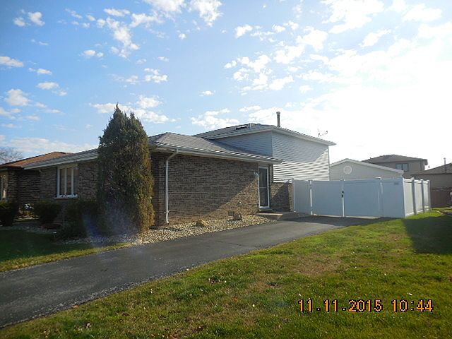 1st image of 16107 Apple Ln