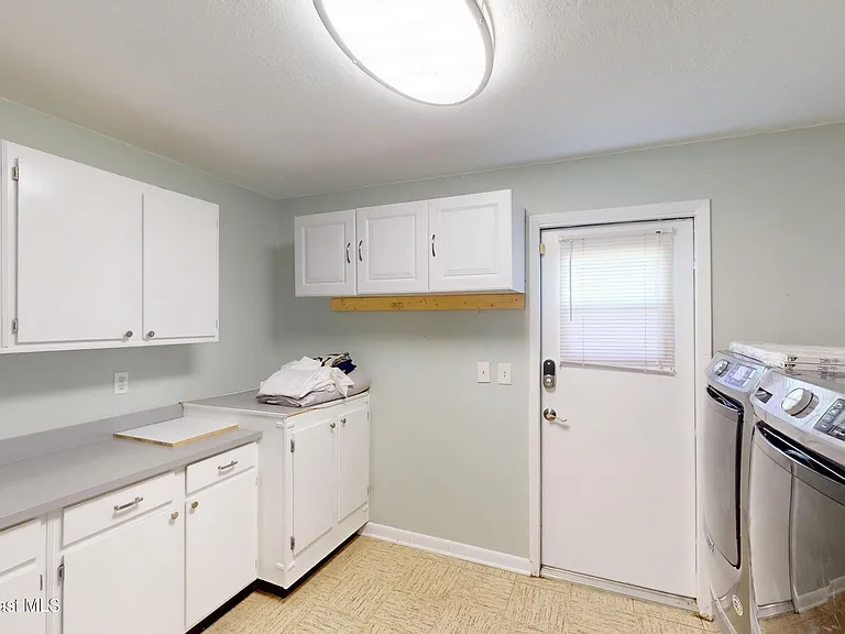 216 Country Club Dr — Photo 22