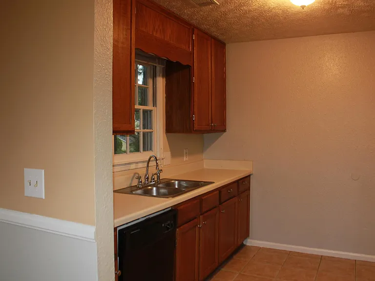 4560 Broadwater Trl — Photo 13