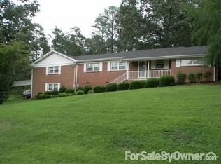 207 Sunset St, Centre, AL 35960