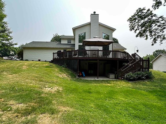 2nd image of 1105 Woodcrest Ln