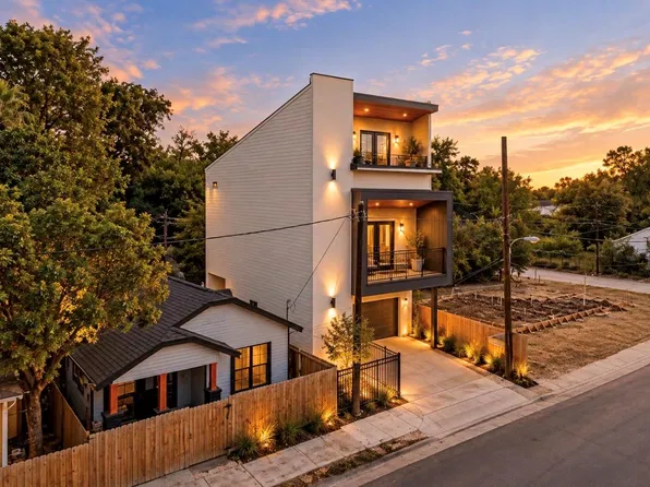 2911 Burkett St, Houston, TX 77004